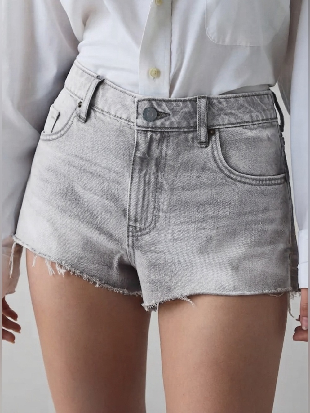 NEW NWT Urban Outfitters BDG Light Gray Raw-Hem Denim Shorts